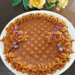 طرز تهیه حلوای مجلسی و فوق العاده خوشرنگ به روش سنتی