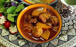 طرز تهیه خورش به آلو مجلسی با چاشنی خوشمزه و مخصوص