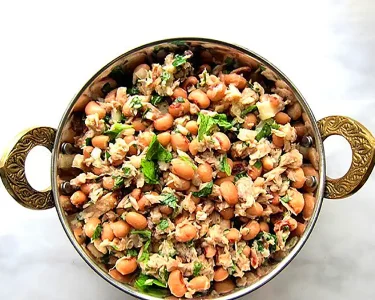 سالاد تن ماهی با لوبیا چشم بلبلی؛ سریع، مقوی و پر از پروتئین